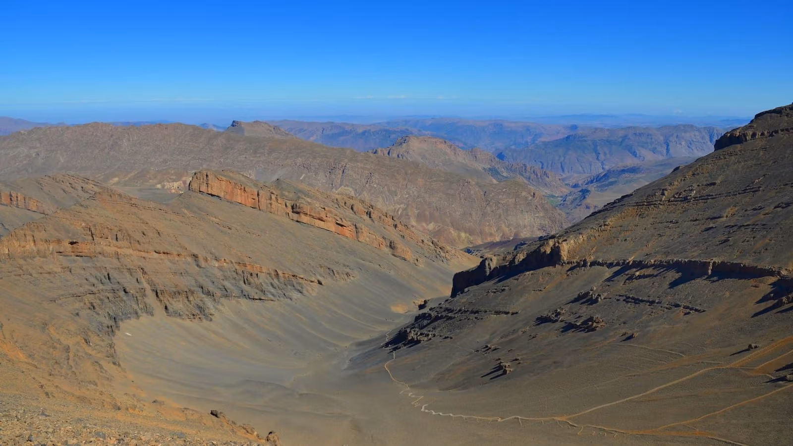 Broad plateau valley cliffs