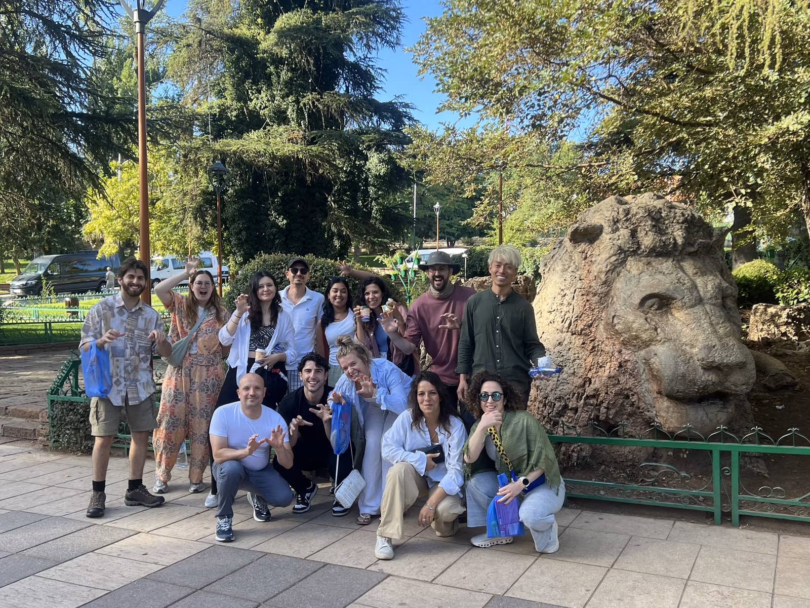 Large group stone lion variant