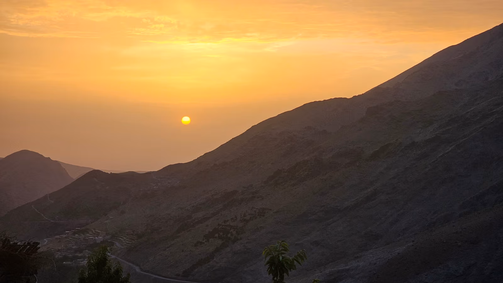 Minimal sunset hazy ridges